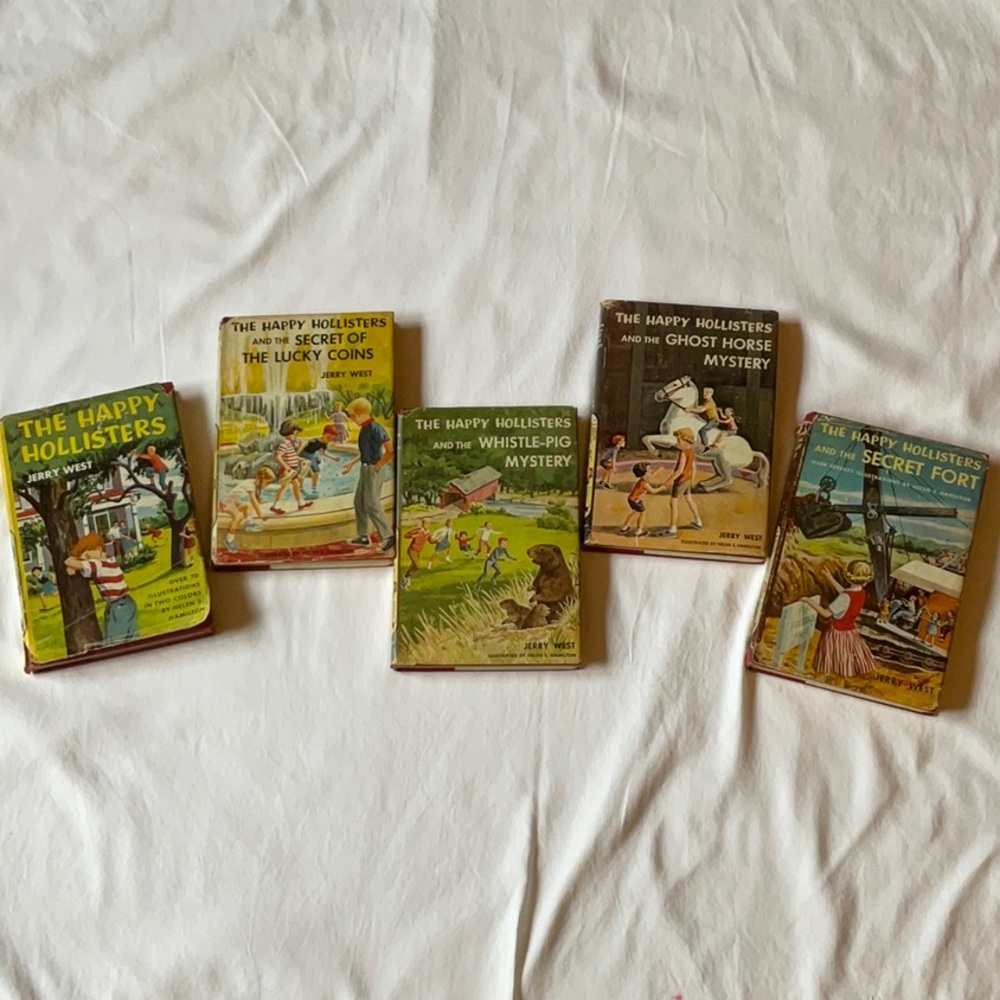 Set of 5 “Happy Hollister” books